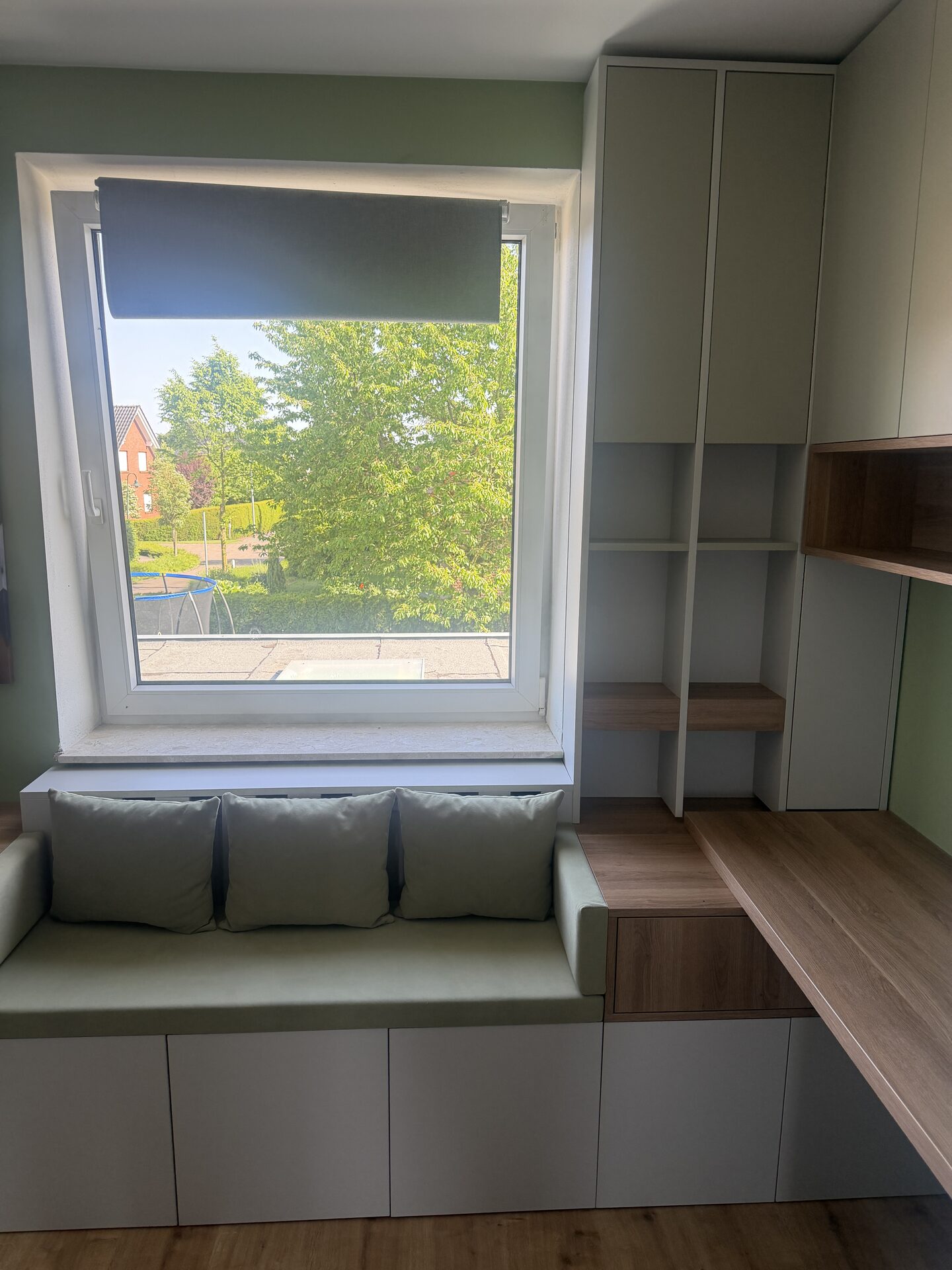 Dormitor modern - amenajare interioară
